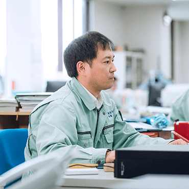 先輩社員の周藤さん
