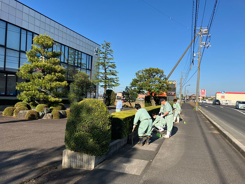 構外清掃の様子